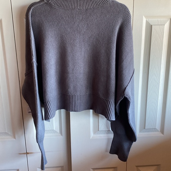 Free People NWT Easy Street Slouchy Drop Shoulder Crop Grey Pullover size Large - Picture 5 of 11